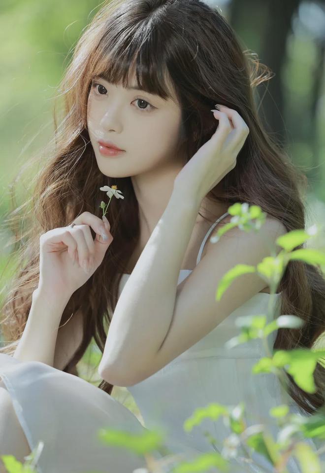 漂亮的妻子在家被维修空调